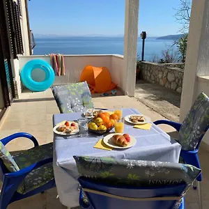Apartment Near The Beach, With Terraces And Seaview At House B., Mošćenička Draga